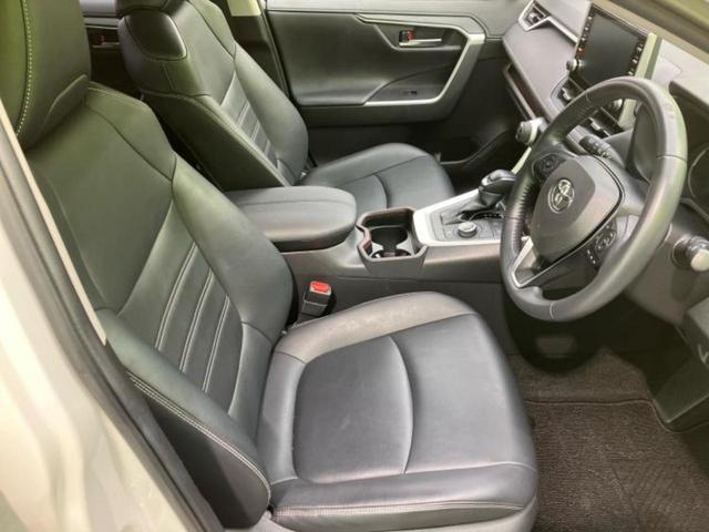 ＲＡＶ４ ４ＷＤハイブリッドＧ　保証書／ディスプレイオーディオ９インチ／トヨタセーフティセンス／シートヒーター　前席／全方位モニター／車線逸脱防止支援システム／シート　合皮／電動バックドア／ヘッドランプ　ＬＥＤ　衝突被害軽減システム（4枚目）
