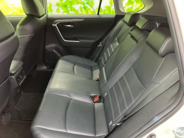 ＲＡＶ４ ４ＷＤハイブリッドＧ　保証書／ディスプレイオーディオ９インチ／トヨタセーフティセンス／シートヒーター　前席／全方位モニター／車線逸脱防止支援システム／シート　合皮／電動バックドア／ヘッドランプ　ＬＥＤ　衝突被害軽減システム（7枚目）