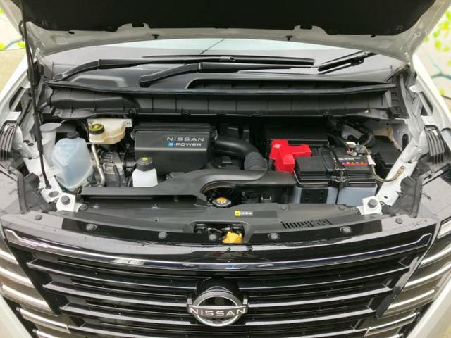 セレナ eパワーハイウェイスターV 新品タイヤ/保証書/純正 10インチ SDナビ/フリップダウンモニター 純正 12.8インチ/インテリジェントルームミラー/衝突安全装置/両側電動スライドドア/アラウンドビューモニター 全周囲カメラ(53枚目)