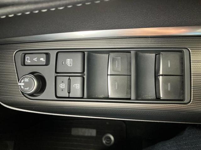 ハリアー Ｚ　新品タイヤ／純正エアロ／ＪＢＬ／保証書／純正　１１．６インチ　ＳＤナビ／デジタルインナーミラー／衝突安全装置／パノラミックビューモニター／車線逸脱防止支援システム／シート　ハーフレザー／電動バックドア（29枚目）