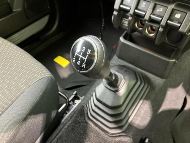 ジムニー ４ＷＤ　ＸＣ　保証書／純正　８インチ　ＳＤナビ／セーフティサポート（スズキ）／シートヒーター　前席／車線逸脱防止支援システム／ヘッドランプ　ＬＥＤ／Ｂｌｕｅｔｏｏｔｈ接続／ＥＴＣ／ＡＢＳ／横滑り防止装置　４ＷＤ（18枚目）