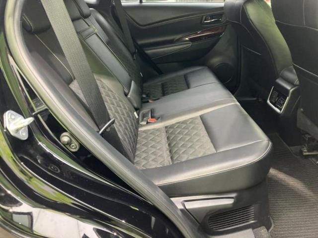 ハリアー プレミアム　純正エアロ／保証書／純正　９インチ　ＳＤナビ／トヨタセーフティセンス／車線逸脱防止支援システム／シート　ハーフレザー／電動バックドア／ヘッドランプ　ＬＥＤ／Ｂｌｕｅｔｏｏｔｈ接続／ＥＴＣ　フルエアロ（5枚目）