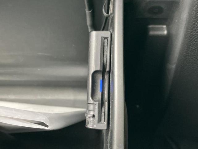 スイフト ＸＲリミテッド　新品タイヤ／純正　ナビ／衝突安全装置／シートヒーター　前席／全方位モニター／車線逸脱防止支援システム／ヘッドランプ　ＬＥＤ／ＵＳＢジャック／Ｂｌｕｅｔｏｏｔｈ接続／ＥＴＣ／ＥＢＤ付ＡＢＳ　全周囲カメラ（25枚目）