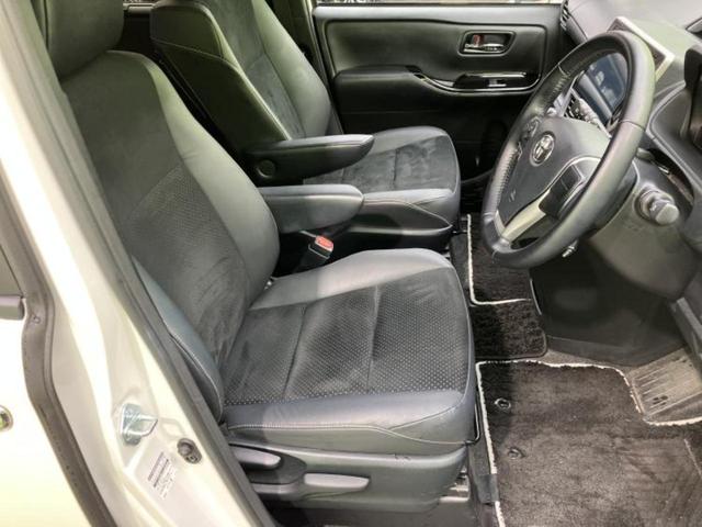 ヴォクシー ＺＳキラメキ３　新品タイヤ／保証書／純正　１０インチ　ＳＤナビ／フリップダウンモニター／衝突安全装置／両側電動スライドドア／車線逸脱防止支援システム／シート　ハーフレザー／ヘッドランプ　ＬＥＤ／ＵＳＢジャック　ＥＴＣ（4枚目）