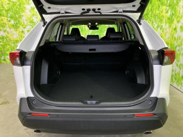 ＲＡＶ４ ４ＷＤハイブリッドアドベンチャーオフロードパッケ２　ディスプレイオーディオ＋ナビ１０．５インチ／デジタルインナーミラー／トヨタセーフティセンス／シートヒーター　前席／車線逸脱防止支援システム／シート　合皮／電動バックドア　衝突被害軽減システム　４ＷＤ（8枚目）