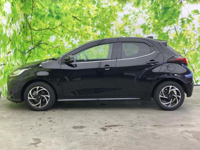 ヤリス ハイブリッドＺ　保証書／ディスプレイオーディオ＋ナビ８インチ／衝突安全装置／シートヒーター／車線逸脱防止支援システム／ドライブレコーダー　前後／ヘッドランプ　ＬＥＤ／ＥＴＣ／ＥＢＤ付ＡＢＳ／横滑り防止装置　ドラレコ（2枚目）