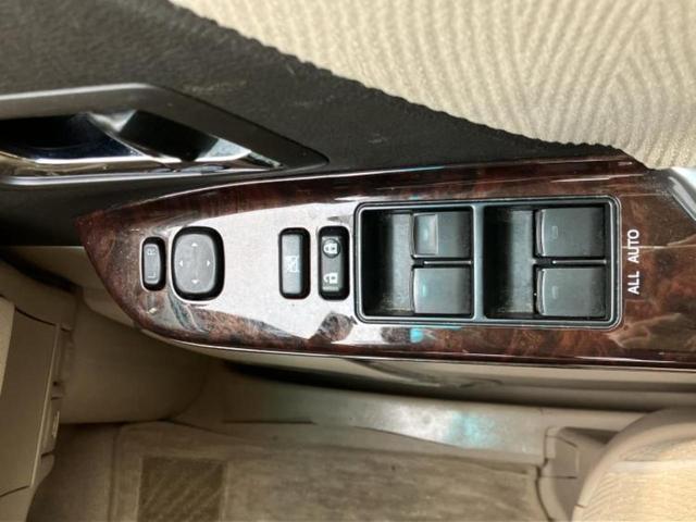 ヴェルファイア ２．４Ｖ　モデリスタエアロ／保証書／純正　ＳＤナビ／フリップダウンモニター／両側電動スライドドア／ヘッドランプ　ＨＩＤ／Ｂｌｕｅｔｏｏｔｈ接続／ＥＴＣ／ＥＢＤ付ＡＢＳ／横滑り防止装置／アイドリングストップ（30枚目）