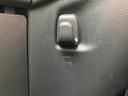 チャイルドシート固定用の金具が備わっています。お子様とのドライブも安心。安全装備が充実しており、家族での利用に最適です。