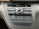 操作しやすいエアコンコントロールパネルは、快適な車内環境を維持します。温度調整や風量調節も簡単に行え、ドライブをより快適にします。