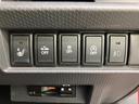 運転席周りのスイッチ類は、操作しやすい位置に配置されています。各種機能を直感的に操作でき、運転に集中できます。安全運転をサポートします。