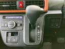 スムーズなシフトチェンジで、快適な運転をサポート。操作感も良く、運転に集中できます。