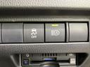 様々な運転支援システムをコントロールするスイッチ類をまとめたパネルです。安全装備が充実しており、安心して運転に集中できます。