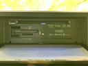 CD、DVD、SDカード、USBなど、様々なメディアに対応。お気に入りの音楽や動画を車内で楽しめます。Bluetooth接続も可能です。