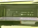 ＣＤ／ＤＶＤスロットやＳＤカードスロットが備わっています。お気に入りの音楽や映像を車内で楽しめます。様々なメディアに対応しています。