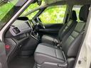 ドライバーズシートは、細部にまでこだわって設計されています。視界も良好で、運転操作もスムーズに行えます。