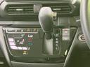 スムーズなギアチェンジで、快適な走行を実現します。操作感も良好で、運転の楽しさを引き立てます。
