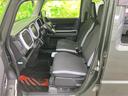運転席からの視界も良好で、安全な運転をサポートします。操作性も高く、誰でも簡単に運転できます。