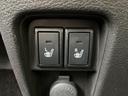 冬場の運転に快適をもたらすシートヒーター。左右独立で温度調整が可能なので、自分好みの暖かさでドライブを楽しめます。