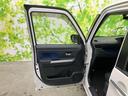 窓から外の景色を取り込み、車内で過ごす時間にも開放感をもたらします。落ち着いた色調で、室内に自然になじみます。◆画像認識AIによる推定であり実際と異なる場合があります。