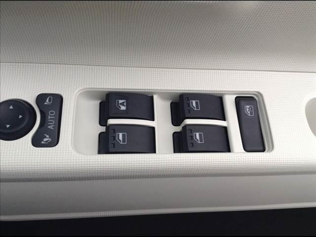 ムーヴキャンバス ストライプスＧ　両側電動スライドドア　スマートキー　衝突被害軽減ブレーキ　クリアランスソナー　ＥＣＳ　アイドリングストップ　シートヒーター　ＬＥＤヘッドライト（26枚目）