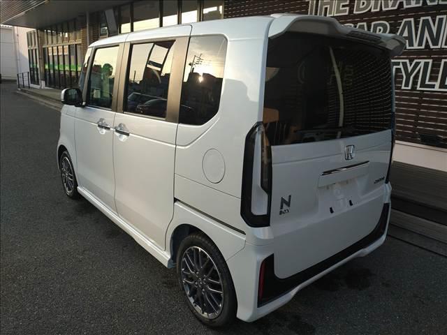 Ｎ－ＢＯＸカスタム ターボ　Ｈｏｎｄａ　ＳＥＮＳＩＮＧ　両側電動スライドドア　スマートキー　クリアランスソナー　アイドリングストップ　ＥＣＳ　ＡＣＣ　ＬＥＤヘッドライト　ＭＴモード付（8枚目）