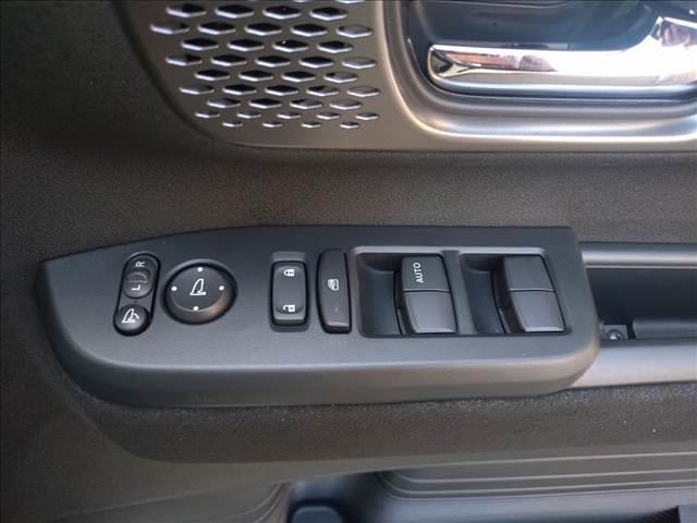 Ｎ－ＢＯＸカスタム ターボ　Ｈｏｎｄａ　ＳＥＮＳＩＮＧ　両側電動スライドドア　スマートキー　クリアランスソナー　アイドリングストップ　ＥＣＳ　ＡＣＣ　ＬＥＤヘッドライト　ＭＴモード付（36枚目）