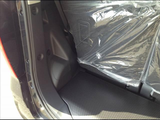 タント Ｘ　両側スライド片側電動ドア　衝突被害軽減ブレーキ　スマートキー　クリアランスソナー　アイドリングストップ　ＥＣＳ　ＬＥＤヘッドライト（17枚目）