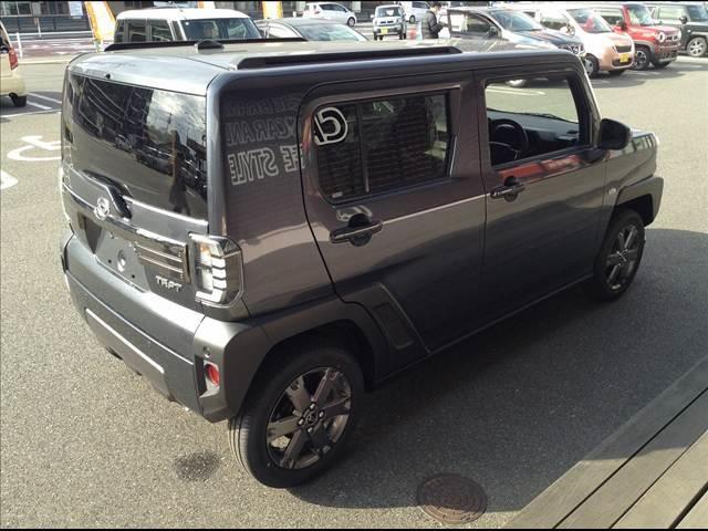 タフト Ｇ　ダーククロムベンチャー　衝突被害軽減ブレーキ　スマートキー　クリアランスソナー　アイドリングストップ　ＥＣＳ　シートヒーター　ＬＥＤヘッドライト（6枚目）