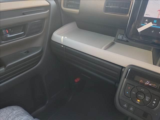 スペーシア ハイブリッドＸ　全方位モニター付メモリーナビゲーション・スズキコネクト対応通信機装着車　・両側電動スライドドア・衝突被害軽減ブレーキ　車線逸脱防止装置　スマートキー　クリアランスソナー　ＥＣＳ（32枚目）