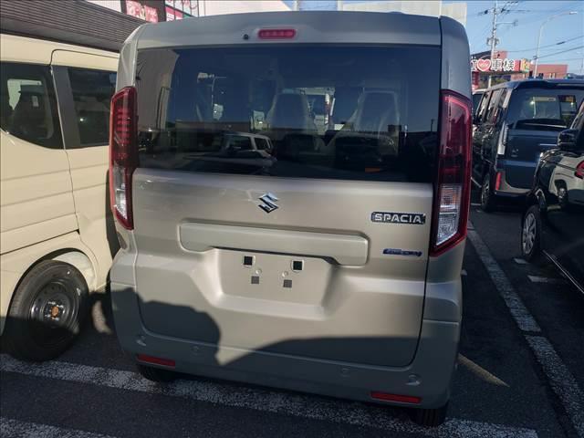 スペーシア ハイブリッドＸ　届出済未使用車・両側電動スライドドア・ＬＥＤヘッドランプ・サーキュレーター・運転席シートリフター・パーソナルテーブル・助手席シートアンダートレイ・フロントアームレスト・ＵＳＢ電源ソケット（7枚目）