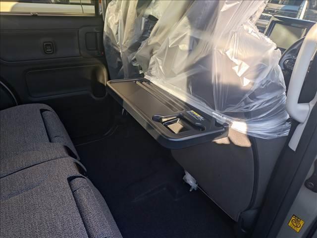 スペーシア ハイブリッドＸ　届出済未使用車・両側電動スライドドア・ＬＥＤヘッドランプ・サーキュレーター・運転席シートリフター・パーソナルテーブル・助手席シートアンダートレイ・フロントアームレスト・ＵＳＢ電源ソケット（14枚目）