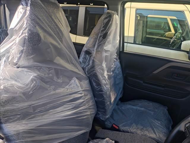 スペーシア ハイブリッドＸ　届出済未使用車・両側電動スライドドア・ＬＥＤヘッドランプ・サーキュレーター・運転席シートリフター・パーソナルテーブル・助手席シートアンダートレイ・フロントアームレスト・ＵＳＢ電源ソケット（19枚目）