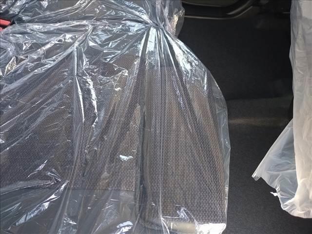 スペーシアカスタム ハイブリッドXS 届出済未使用車・両側電動スライドドア・LEDヘッドランプ・サーキュレーター・運転席シートリフター・パーソナルテーブル・助手席シートアンダートレイ・フロントアームレスト・USB電源ソケット(9枚目)