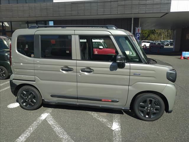 スペーシアギア ハイブリッドＸＺ　全方位モニター付ナビ・スズキコネクト対応　両側電動スライドドア　衝突被害軽減ブレーキ　スマートキー　車線逸脱防止装置　クリアランスソナー　アイドリングストップ　ＥＣＳ　ＡＣＣ　ＬＥＤヘッドライト（6枚目）