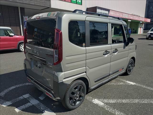 スペーシアギア ハイブリッドＸＺ　全方位モニター付ナビ・スズキコネクト対応　両側電動スライドドア　衝突被害軽減ブレーキ　スマートキー　車線逸脱防止装置　クリアランスソナー　アイドリングストップ　ＥＣＳ　ＡＣＣ　ＬＥＤヘッドライト（7枚目）