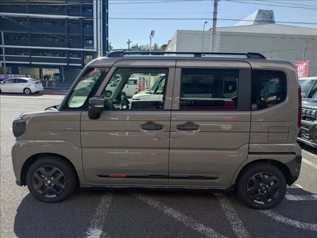 スペーシアギア ハイブリッドＸＺ　全方位モニター付ナビ・スズキコネクト対応　両側電動スライドドア　衝突被害軽減ブレーキ　スマートキー　車線逸脱防止装置　クリアランスソナー　アイドリングストップ　ＥＣＳ　ＡＣＣ　ＬＥＤヘッドライト（10枚目）