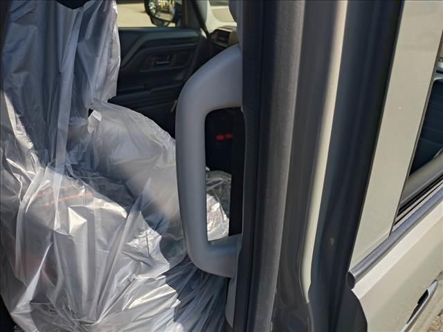 スペーシアギア ハイブリッドＸＺ　全方位モニター付ナビ・スズキコネクト対応　両側電動スライドドア　衝突被害軽減ブレーキ　スマートキー　車線逸脱防止装置　クリアランスソナー　アイドリングストップ　ＥＣＳ　ＡＣＣ　ＬＥＤヘッドライト（25枚目）