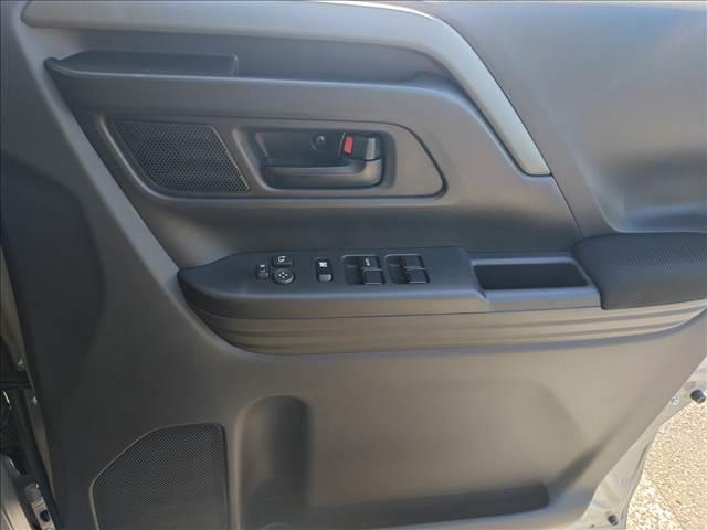 スペーシアギア ハイブリッドＸＺ　全方位モニター付ナビ・スズキコネクト対応　両側電動スライドドア　衝突被害軽減ブレーキ　スマートキー　車線逸脱防止装置　クリアランスソナー　アイドリングストップ　ＥＣＳ　ＡＣＣ　ＬＥＤヘッドライト（41枚目）