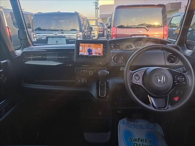 N-BOXカスタム L 純正ナビ・バックカメラ・ETC・ドライブレコーダー・両側電動スライドドア(2枚目)