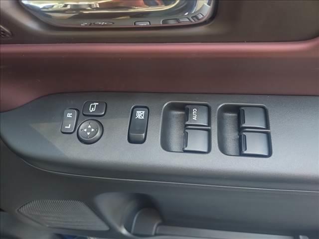 スペーシアカスタム ハイブリッドＸＳ　両側電動スライドドア　衝突被害軽減ブレーキ　スマートキー　車線逸脱防止装置　クリアランスソナー　アイドリングストップ　ＥＣＳ　ＡＣＣ　ヘッドアップディスプレイ　サーキュレーター　ＬＥＤヘッドライト（31枚目）