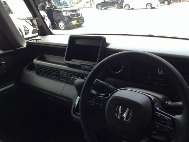 Ｎ－ＢＯＸカスタム コーディネートスタイル　Ｈｏｎｄａ　ＳＥＮＳＩＮＧ　ダイレクトプロジェクション式フルＬＥＤヘッドライト　前席用ｉ－サイドエアバッグシステム＋サイドカーテンエアバッグシステム　電子制御パーキングブレーキ、オートブレーキホールド（25枚目）