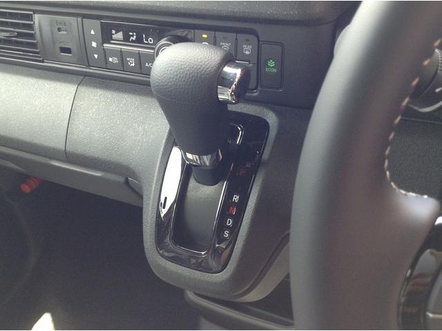 Ｎ－ＢＯＸカスタム コーディネートスタイル　Ｈｏｎｄａ　ＳＥＮＳＩＮＧ　ダイレクトプロジェクション式フルＬＥＤヘッドライト　前席用ｉ－サイドエアバッグシステム＋サイドカーテンエアバッグシステム　電子制御パーキングブレーキ、オートブレーキホールド（29枚目）