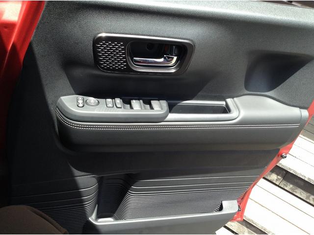 Ｎ－ＢＯＸカスタム コーディネートスタイル　Ｈｏｎｄａ　ＳＥＮＳＩＮＧ　ダイレクトプロジェクション式フルＬＥＤヘッドライト　前席用ｉ－サイドエアバッグシステム＋サイドカーテンエアバッグシステム　電子制御パーキングブレーキ、オートブレーキホールド（37枚目）