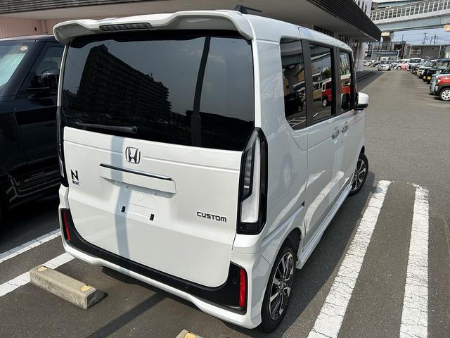 Ｎ－ＢＯＸカスタム ベースグレード　Ｈｏｎｄａ　ＳＥＮＳＩＮＧ　両側スライド片側電動ドア　スマートキー　シートヒーター　ＬＥＤヘッドライト（4枚目）