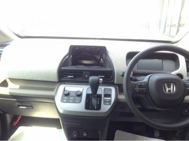 フリード エアー　Ｈｏｎｄａ　ＳＥＮＳＩＮＧ　　両側電動スライドドア　　スマートキー　クリアランスソナー　アイドリングストップ　ＥＣＳ　ＡＣＣ　ＬＥＤヘッドライト（2枚目）