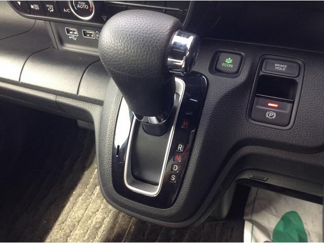 現在お乗りのお車の査定・買取もおこなっております。ご来店時、その場で即査定！納得の査定額にご期待下さい！