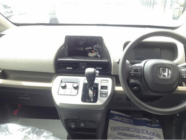 フリード エアー　Ｈｏｎｄａ　ＳＥＮＳＩＮＧ　両側電動スライドドア　スマートキー　クリアランスソナー　アイドリングストップ　ＥＣＳ　ＡＣＣ　ＬＥＤヘッドライト（2枚目）