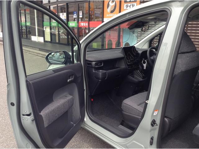 シエンタ ハイブリッドＺ　純正ディスプレイオーディオ・バックカメラ　衝突被害軽減ブレーキ　両側電動スライドドア　スマートキー　シート・ハンドルヒーター　ＥＴＣ　ＥＣＳ　ＬＥＤヘッドライト（12枚目）