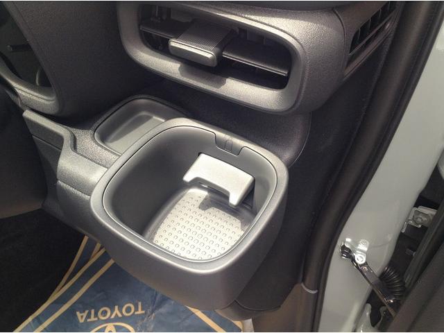 シエンタ ハイブリッドＺ　純正ディスプレイオーディオ・バックカメラ　衝突被害軽減ブレーキ　両側電動スライドドア　スマートキー　シート・ハンドルヒーター　ＥＴＣ　ＥＣＳ　ＬＥＤヘッドライト（45枚目）