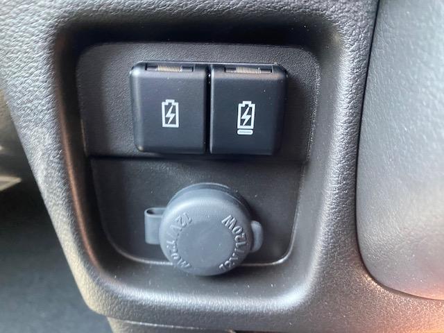 ソリオバンディット ハイブリッドＭＶ　両側電動スライドドア　　衝突軽減ブレーキ　車線逸脱防止装置　スマートキー　クリアランスソナー　アイドリングストップ　ＥＣＳ　ＡＣＣ　サーキュレータ　シートヒーター　ＬＥＤヘッドライト（32枚目）